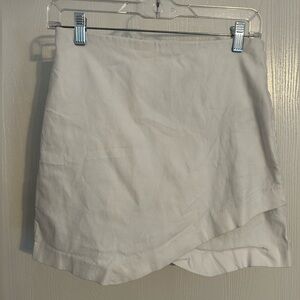Versona | Cream Mini Skirt | Size Small